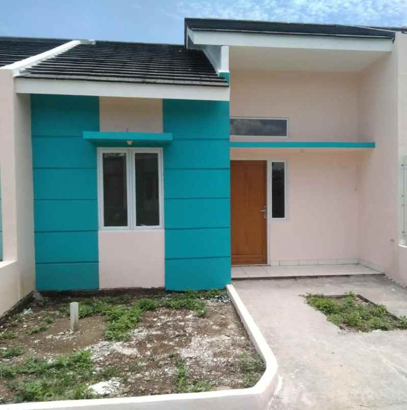 dijual rumah kel pahlwan setia kec