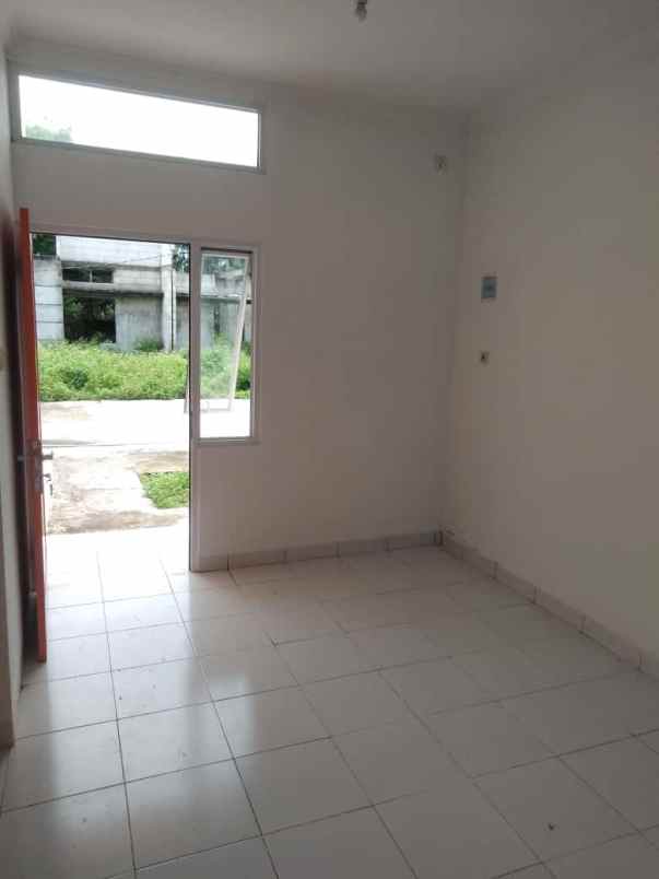 dijual rumah kel pahlwan setia kec