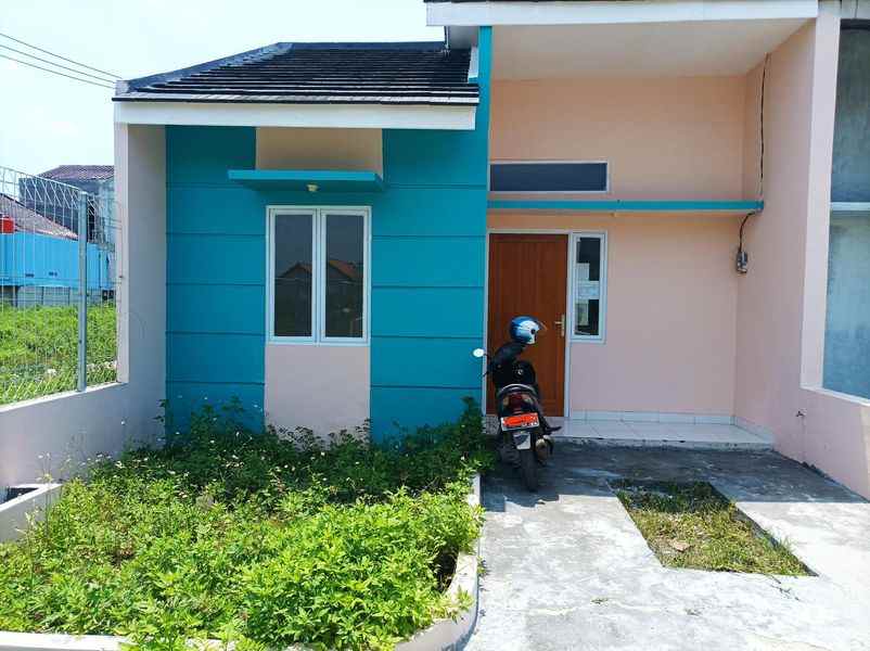 dijual rumah kel pahlwan setia kec