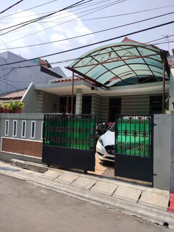 dijual rumah kelapa gading