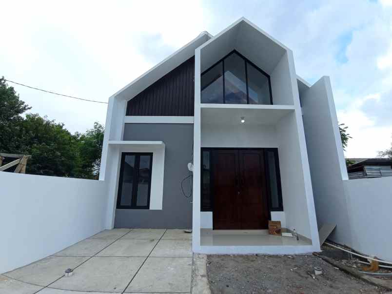 dijual rumah kepuh kulon wirokertan