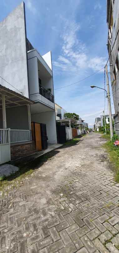 dijual rumah keputih tegal