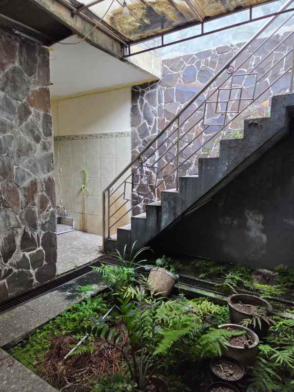 dijual rumah kerten laweyan surakarta