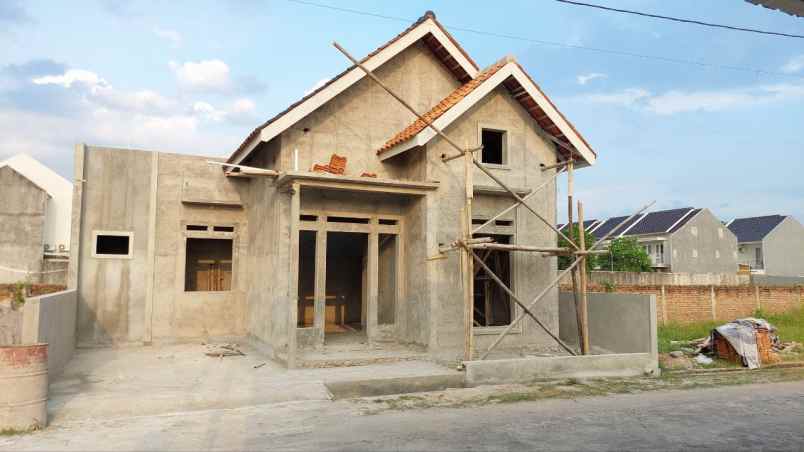 dijual rumah kertonatan sukoharjo jawa