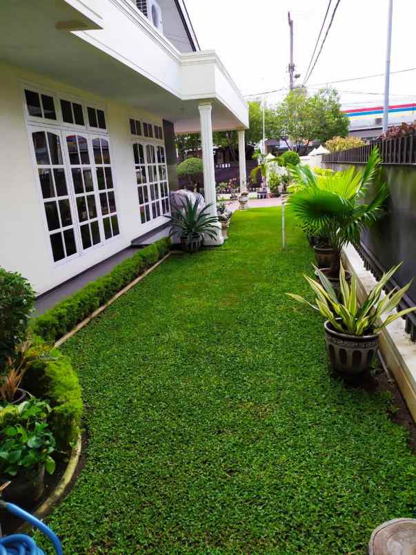 dijual rumah ketintang baeu