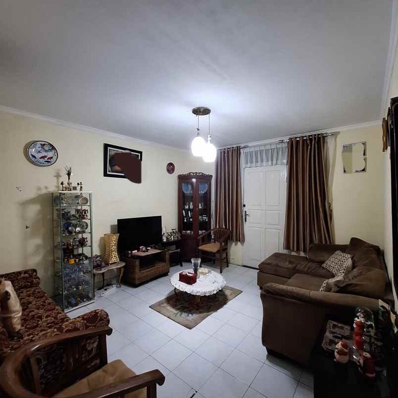 dijual rumah komplek antapani jl
