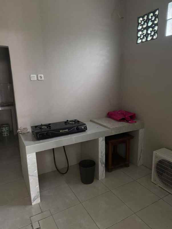dijual rumah komplek billymoon pondok