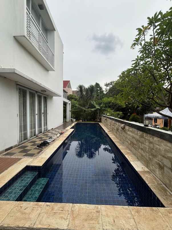 dijual rumah komplek billymoon pondok