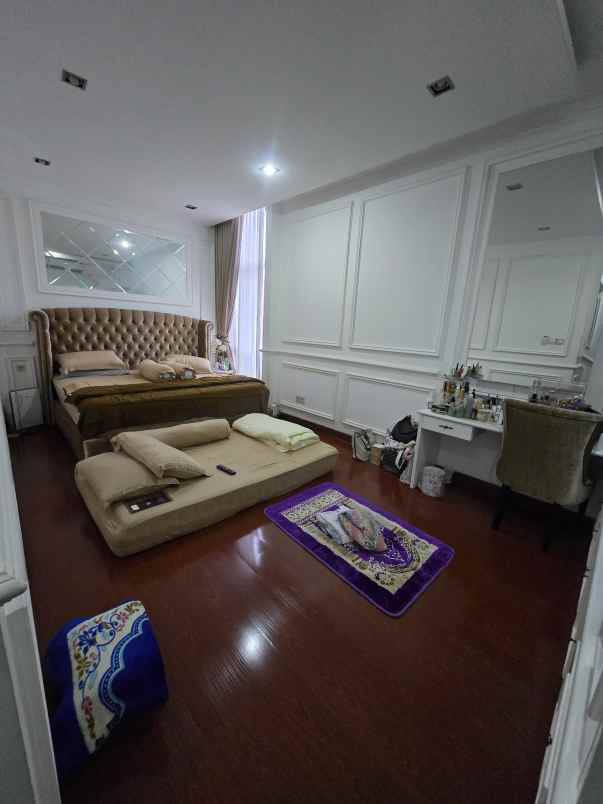 dijual rumah komplek billymoon pondok