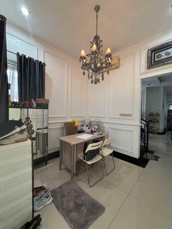 dijual rumah komplek billymoon pondok