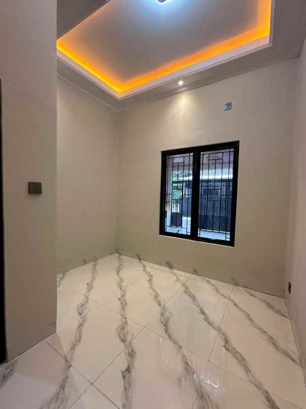 dijual rumah komplek bni sawangan depok