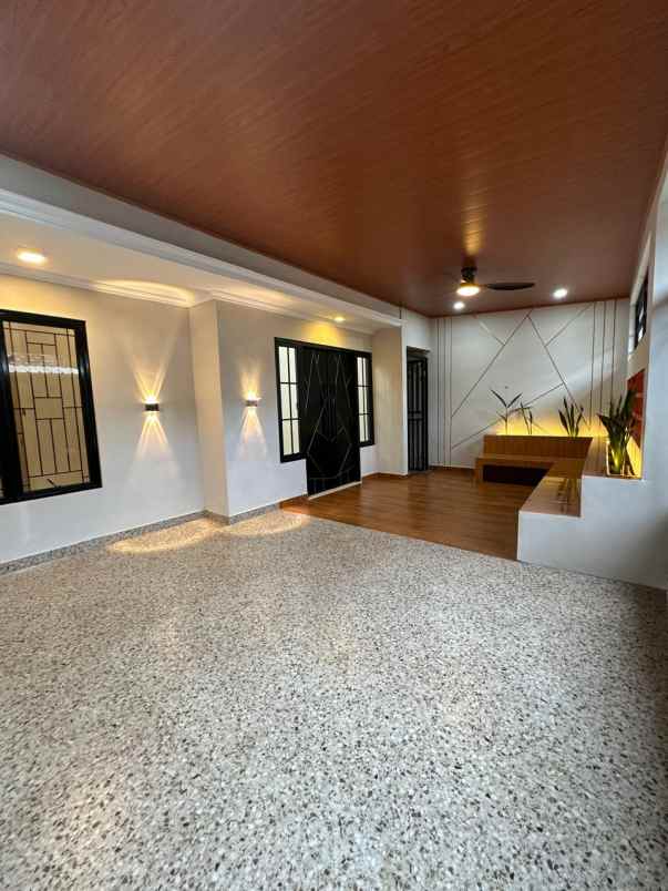 dijual rumah komplek bni sawangan depok