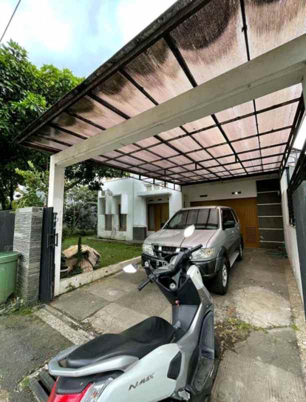 dijual rumah komplek buahbatu regency