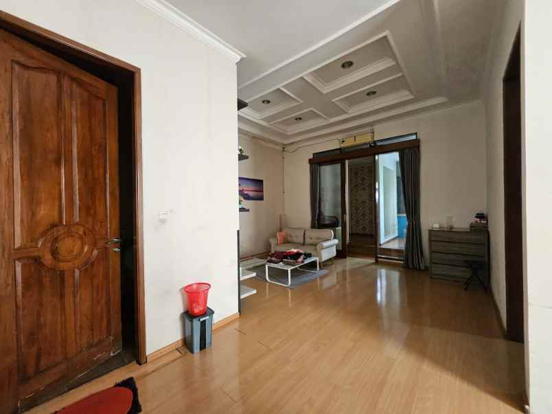 dijual rumah komplek buahbatu regency