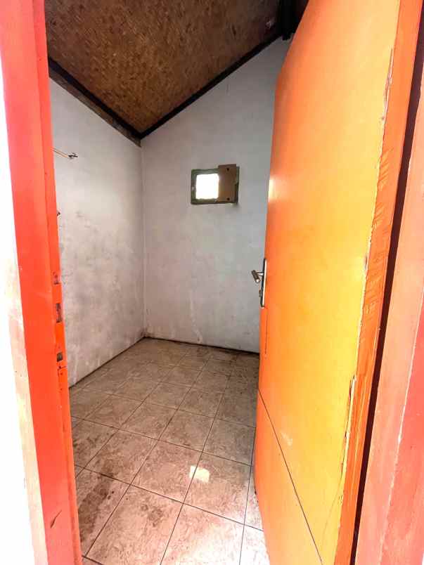 dijual rumah komplek bumi parahyangan