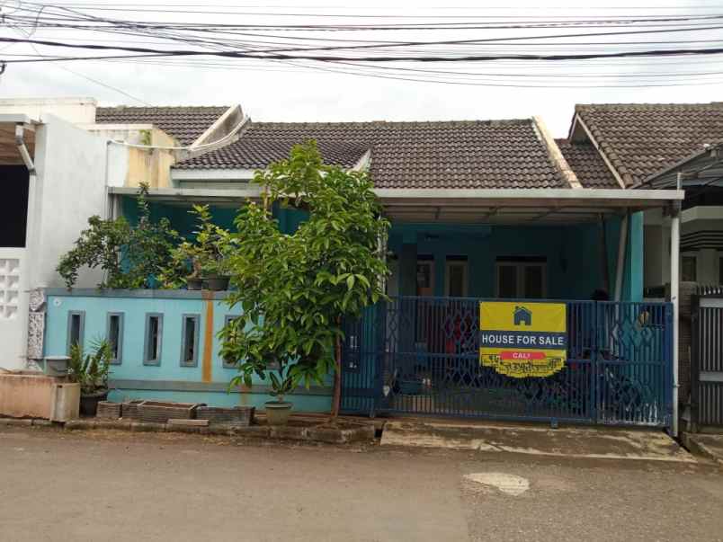 dijual rumah komplek cipaganti rahayu