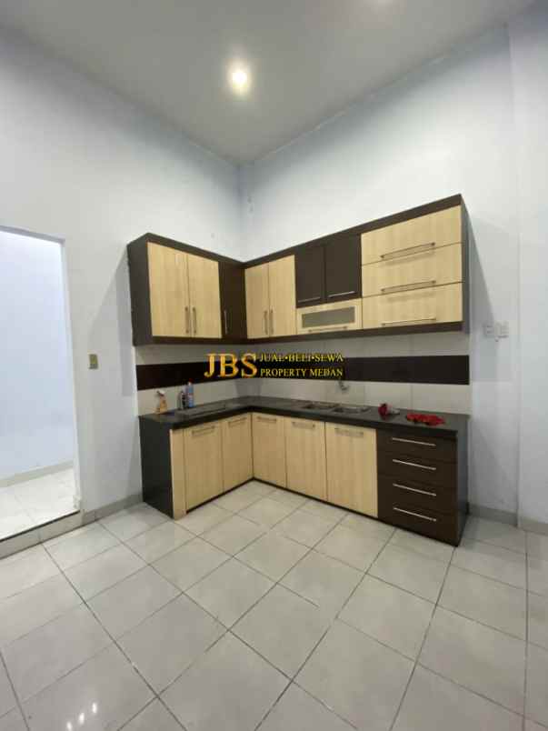 dijual rumah komplek mulia residence