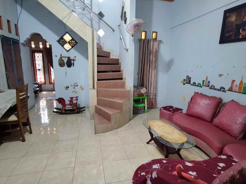 dijual rumah komplek mutiara garuda