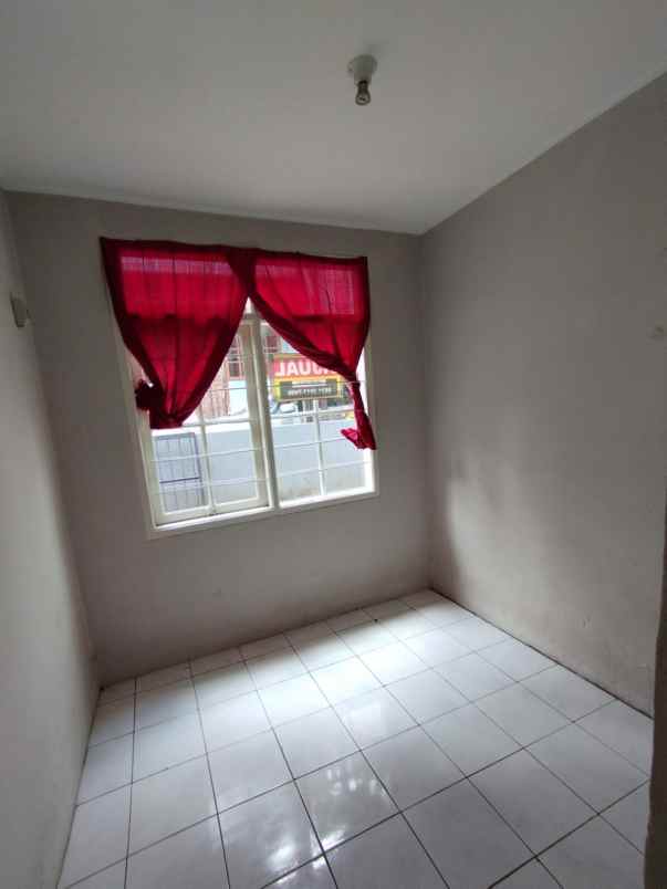 dijual rumah komplek perumahan unisba