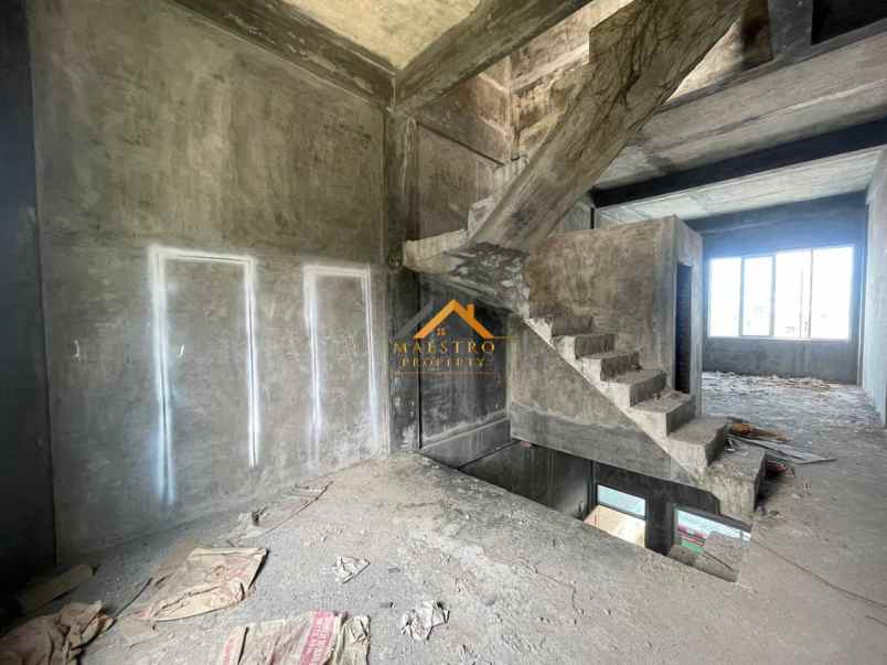 dijual rumah komplek setia jadi palace