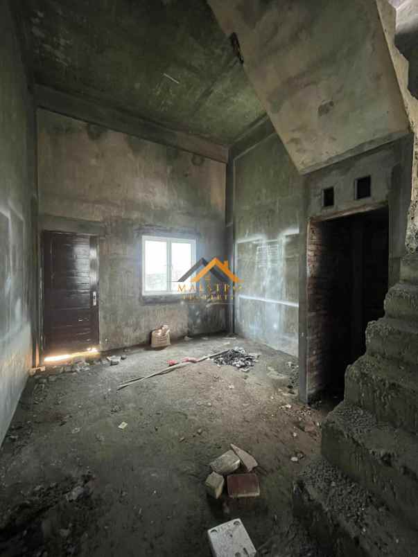 dijual rumah komplek setia jadi palace