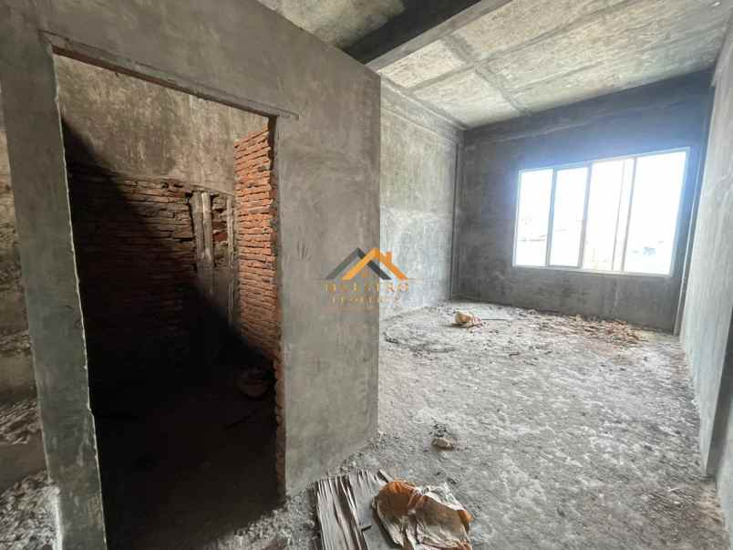 dijual rumah komplek setia jadi palace