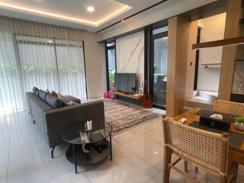 dijual rumah kota baru parahyangan