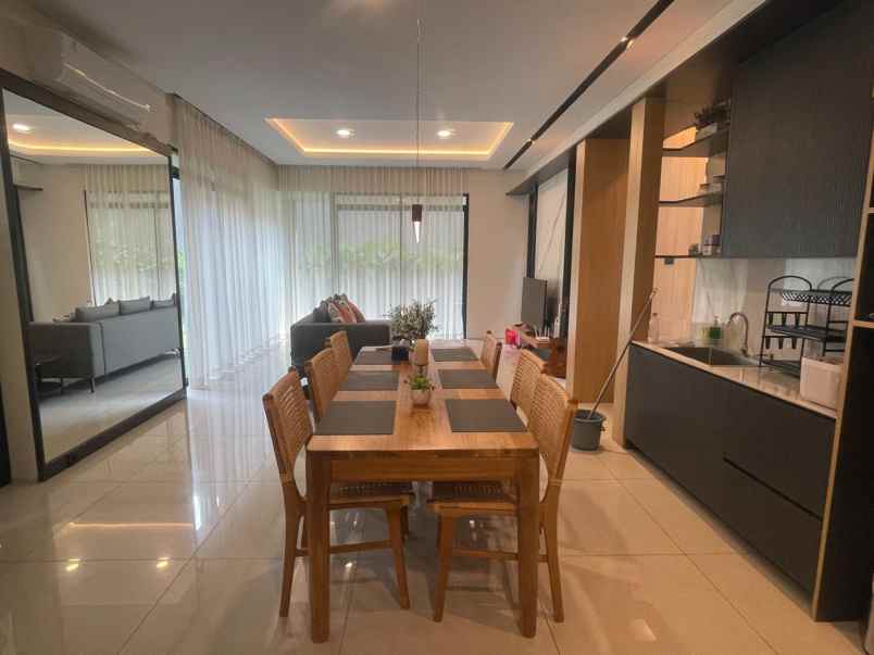 dijual rumah kota baru parahyangan