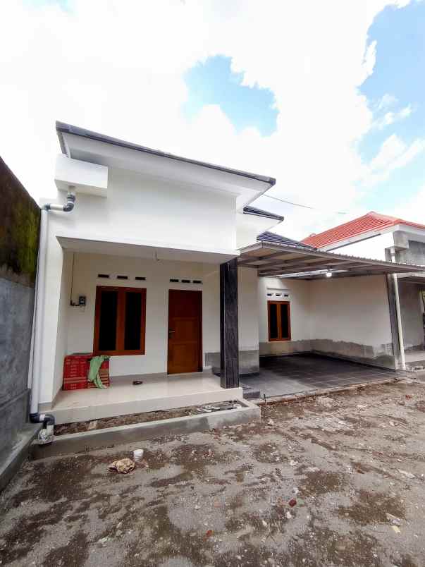 dijual rumah krapyak