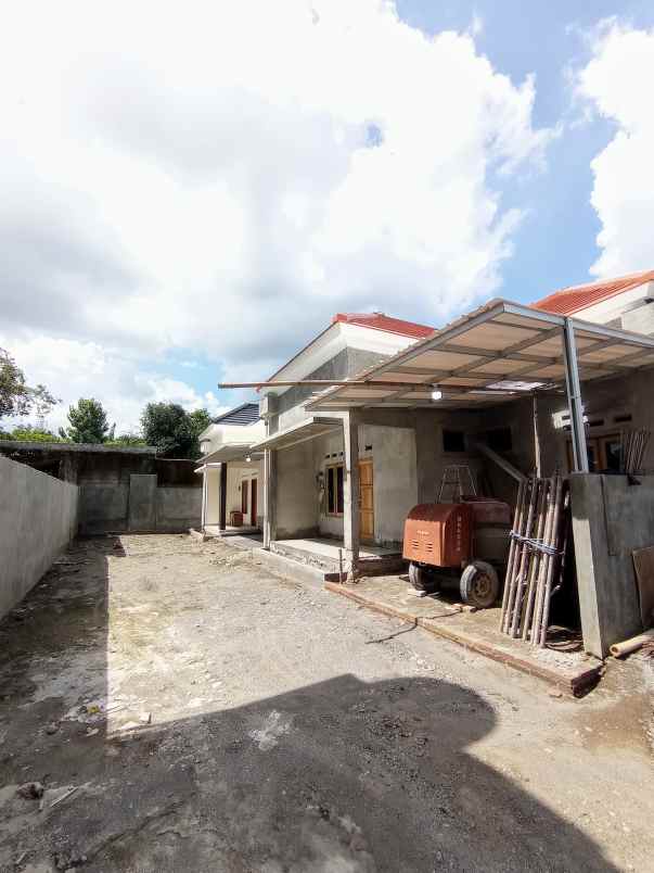 dijual rumah krapyak