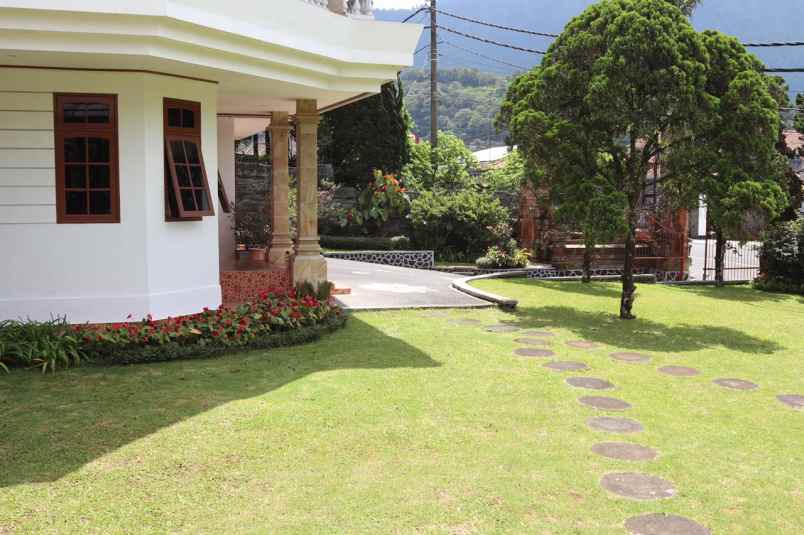 dijual rumah lantai 2 bedugul bali