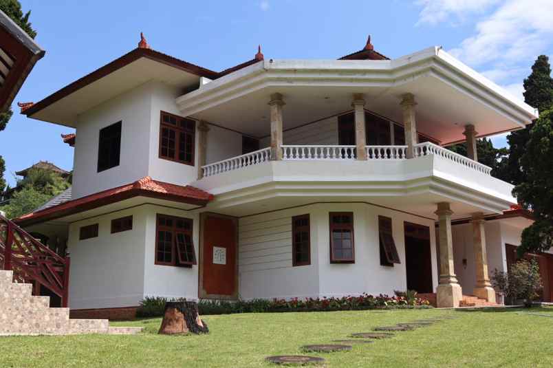 dijual rumah lantai 2 bedugul bali