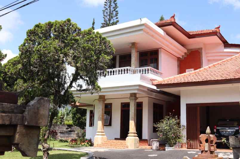 dijual rumah lantai 2 bedugul bali