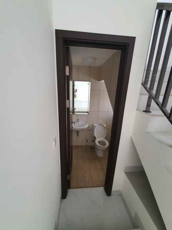 dijual rumah lavon 1 cluster allura tangerang