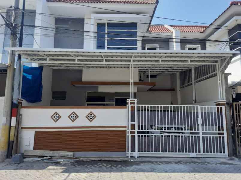 dijual rumah lebak indah town house