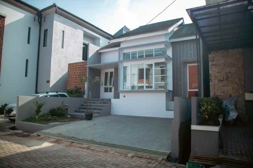 dijual rumah lembang bandung barat