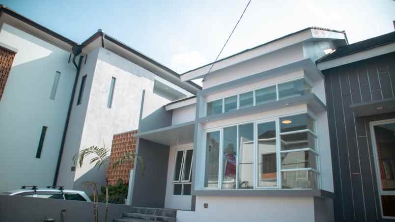 dijual rumah lembang bandung barat