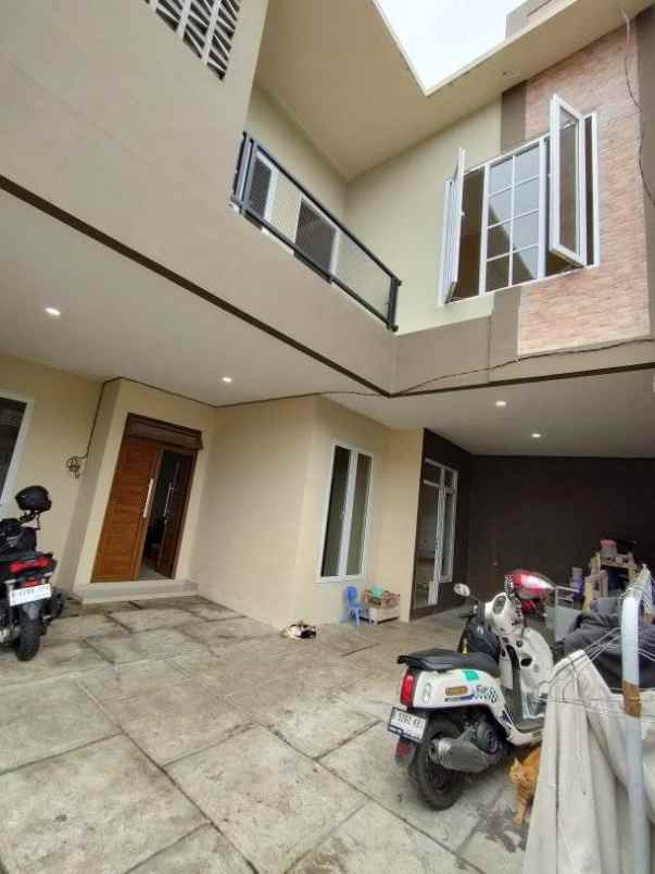 dijual rumah lenteng agung