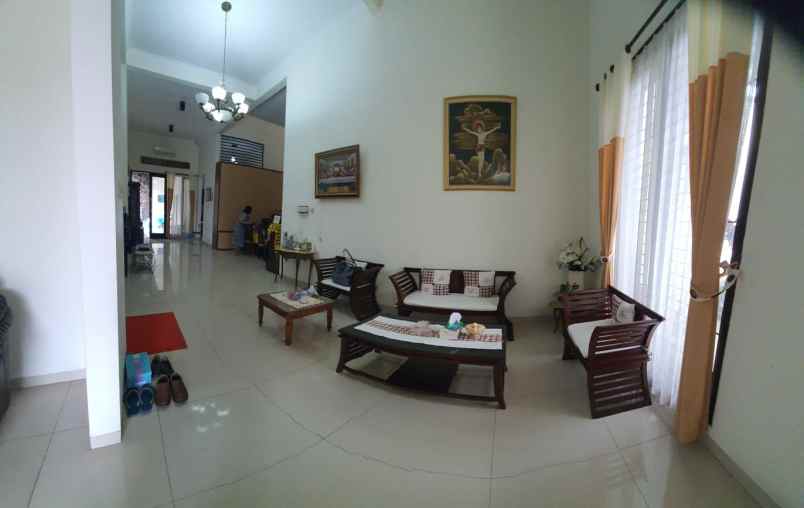 dijual rumah lokasi di perumahan araya kota malang