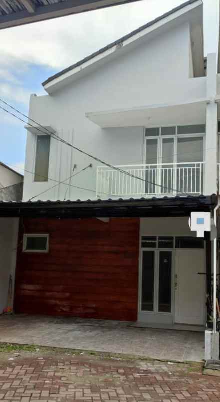 dijual rumah lokasi perumahan prabu