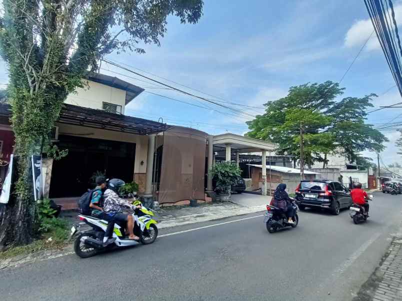 dijual rumah lokasi raya candi dinoyo kota malang