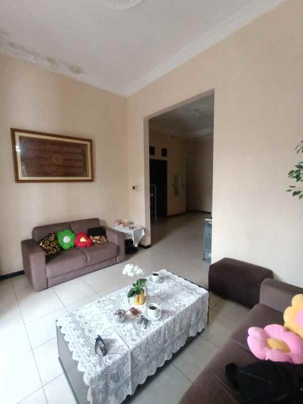 dijual rumah lokasi raya candi dinoyo kota malang