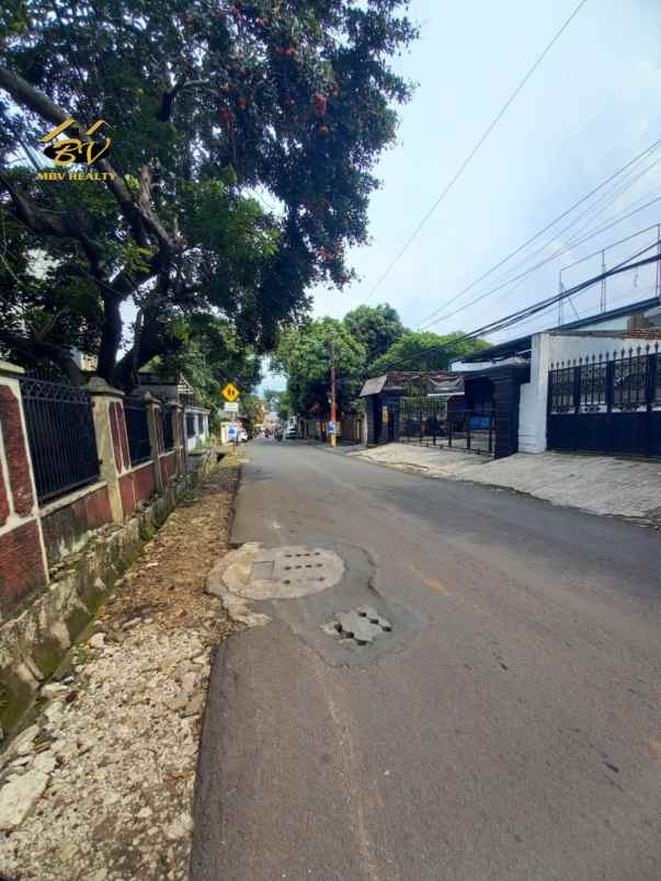 dijual rumah lokasi strategis akses