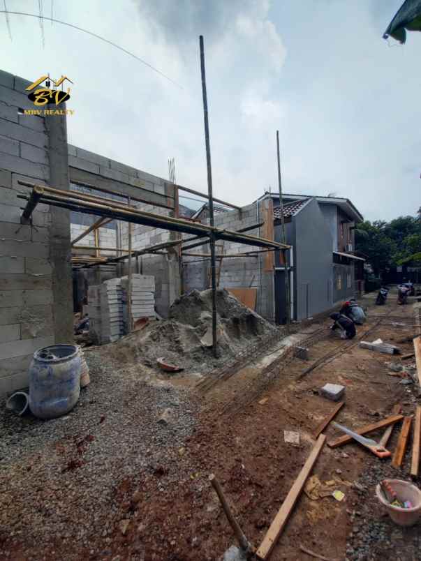 dijual rumah lokasi strategis akses