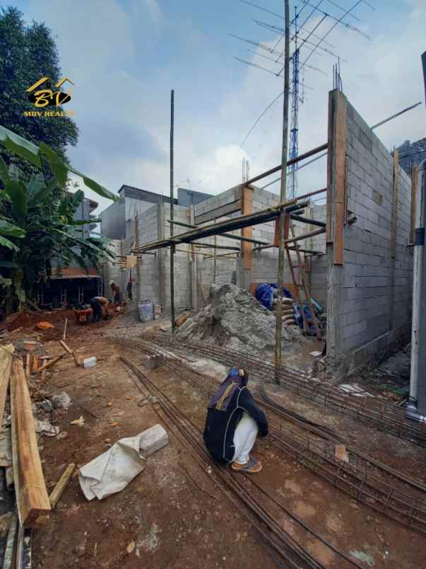 dijual rumah lokasi strategis akses