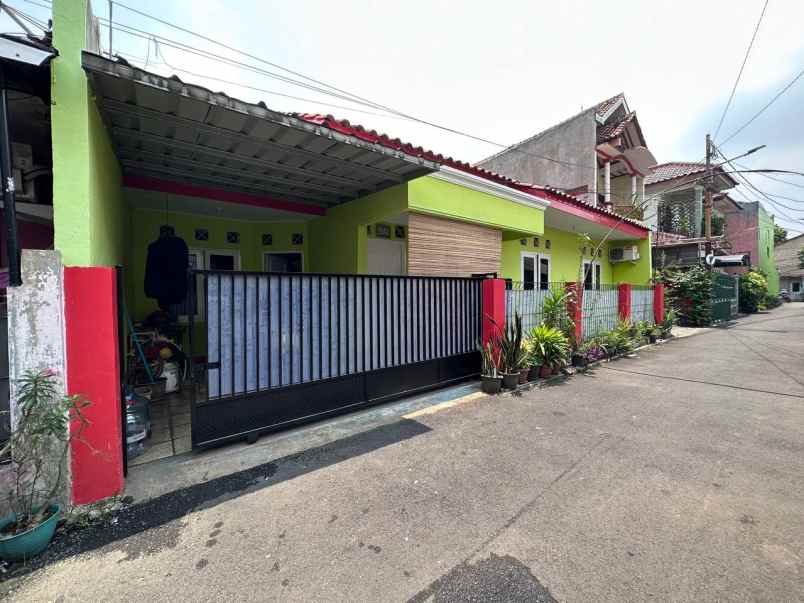 dijual rumah lubang buaya