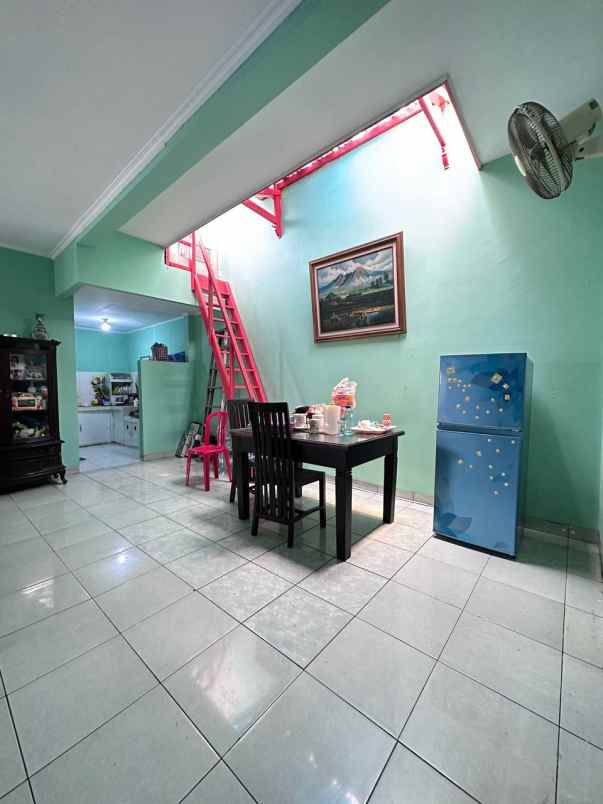 dijual rumah lubang buaya