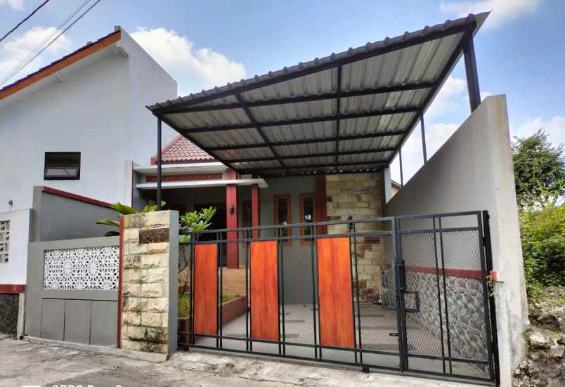 dijual rumah maguwoharjo
