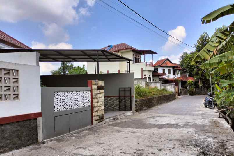 dijual rumah maguwoharjo