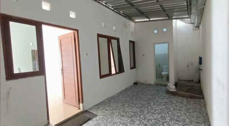 dijual rumah mantrijeron